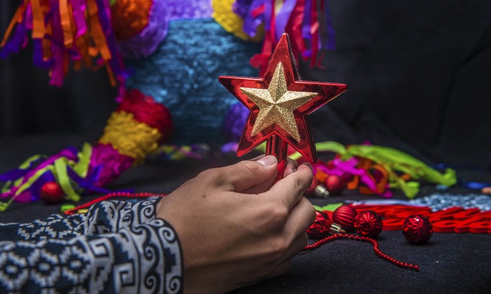 Cómo hacer piñatas navideñas para las posadas • Kueski Blog